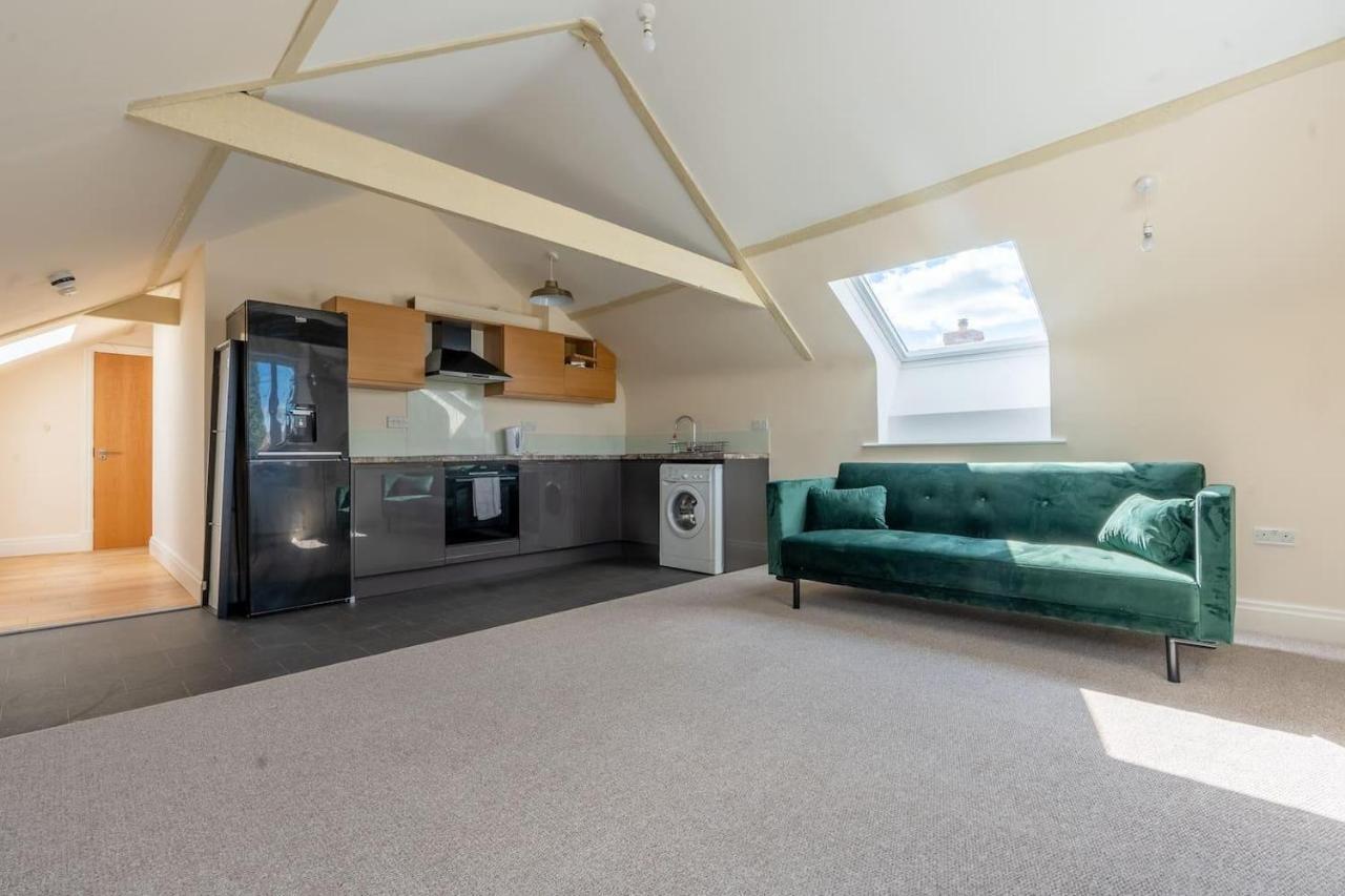 Charming 1-Bed Loft In Caerleon Apartment Newport  Exterior foto