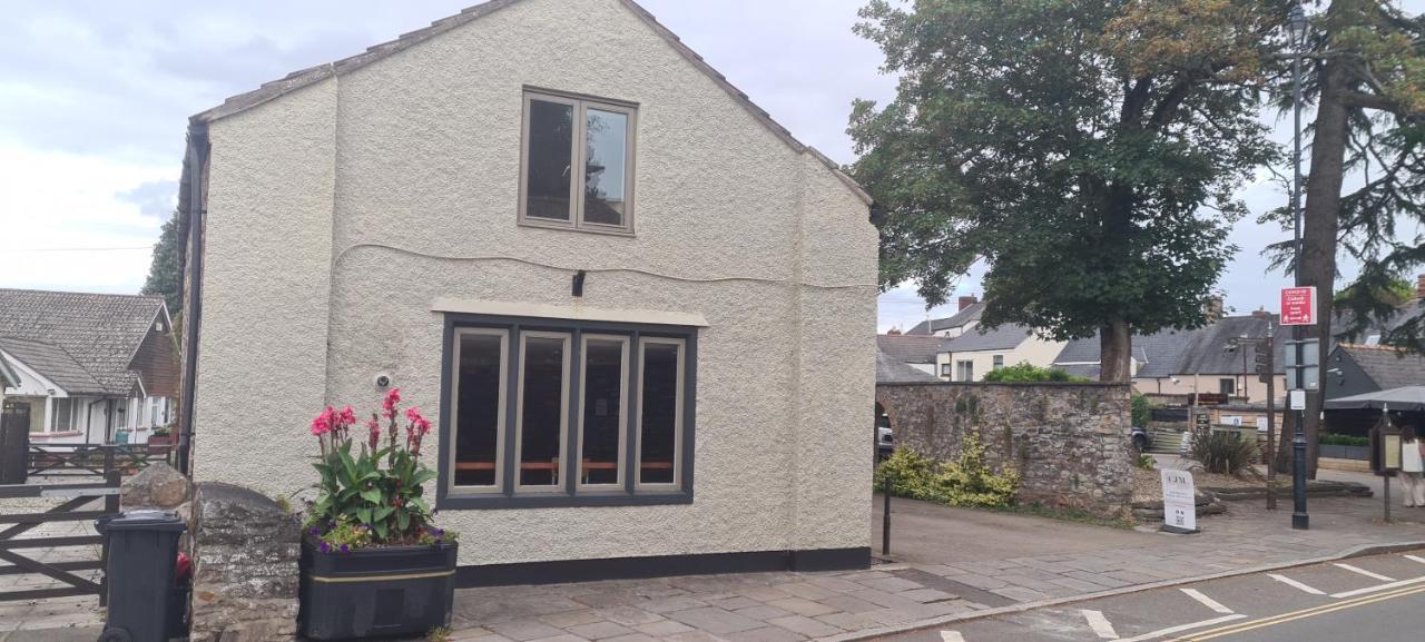 Charming 1-Bed Loft In Caerleon Apartment Newport  Exterior foto